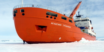 RV «Akademik Tryoshnikov» 